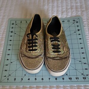 Kids Glitter Low-Top Sneakers in Gold